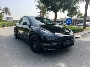 La Tesla Model Y Performance, voiture électrique - Product Image 6