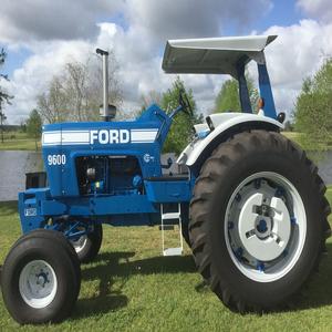 Tractor Ford Clásico de Primera Calidad con Tracción en 2 Ruedas, Motor de 50 HP de Alta Potencia, Diseñado para Agricultura, Jardinería y Operaciones Utilitarias Versátiles - Product Image 5