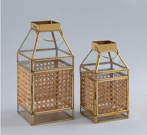 Nuevo y elegante portafaroles metálico con diseño colgante para decoración de interiores, exteriores, patio, jardín y bodas. - Product Image 1