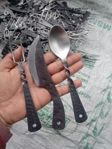 SAZ ENTERPRISES Ensemble de couverts de table en acier au carbone de qualité industrielle, faits à la main, personnalisés OEM/ODM, couteau de chef en fer à bord droit, large, noir - Product Image 5