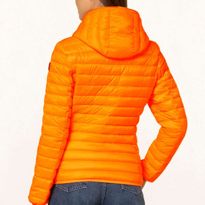 Doudoune matelassée orange vif pour femme, légère, à capuche, coupe ajustée, alternative au duvet, compressible, parka d'hiver - Product Image 4