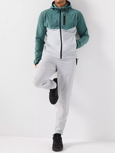 Chaqueta cortavientos ligera con capucha para hombre, de secado rápido, deportiva, para correr, impermeable, con cremallera, para actividades al aire libre, para el gimnasio. - Product Image 1