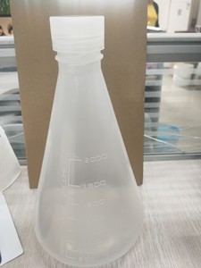 Frasco Cónico Graduado de Plástico de 125 ml con Cuello Ancho y Tapa de Rosca, Azul, para Laboratorio - Product Image 5