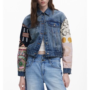Wholesale Damage <b>Denim</b> <b>Jackets</b> Washed Blue Frayed <b>Cropped</b> <b>Denim</b> <b>Jacket</b> Long Sleeve <b>Denim</b> Women <b>Jacket</b> - Product Image 1