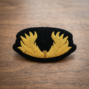 Écusson brodé personnalisé avec ancre et couronne de lauriers, à coudre sur tissu, pour uniforme ou vêtement - Product Image 1