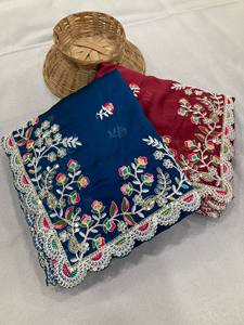 Sari de Diseñador con Bordado Floral Premium para Mujer, Sari de Lujo para Fiestas y Bodas con Blusa en Contraste, Venta al Por Mayor - Product Image 5