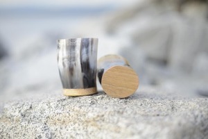 Verre à shot en corne écologique |   Verre à cocktail recyclable de style américain fait main de qualité supérieure pour les cadeaux et les fêtes au meilleur prix - Product Image 6