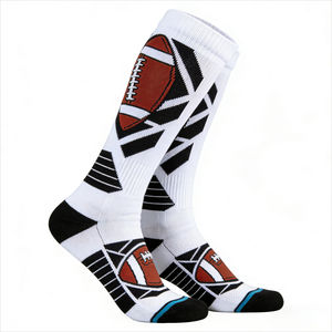 Chaussettes de football avec logo personnalisé et design antidérapant, chaussettes de football respirantes pour les joueurs jeunes et adultes - Product Image 3