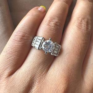 Anillo Solitario de Moissanita con Corte Redondo, Diseño Creativo, para Mujer, Plata 925 Original, Estilo Clásico, Anillo de Compromiso para Enamorados - Product Image 2