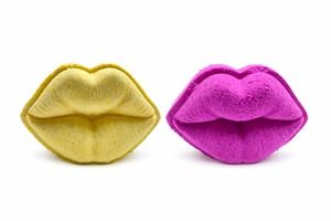 Bombes de bain en forme de lèvres, personnalisées, mignonnes, à base de plantes, faites à la main, pour le bain, soins végétaliens pour la peau, relaxantes, OEM disponible, boule de bain - Product Image 1