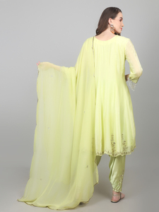 Ensemble de robe Anarkali 3 pièces pour femme, style décontracté, avec broderie Dana, collection ethnique Western Wear, choix intelligent. - Product Image 2