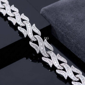 Chaîne cubaine en moissanite VVS, testée au diamant, en argent 925, 14 mm, collier hip-hop pour homme, disponible à la vente - Product Image 2