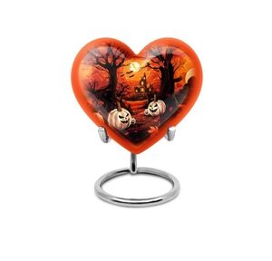 Urna Funeraria Decorativa en Forma de Corazón para Cenizas Humanas, Modelo Forest Heart Sunset, con Base, para Adultos, Venta al por Mayor - Product Image 1