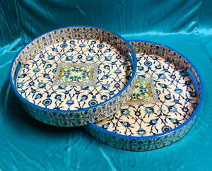 Bandejas para servir de chapa de abedul de madera con impresión de estilo europeo, bandeja de madera impresa de forma redonda con acabado de esmalte brillante de madera de mango - Product Image 3