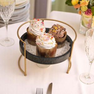 Bandeja Redonda Moderna Hecha a Mano de Resina con Soporte de Metal Dorado, Pieza Artística de Decoración para el Hogar, Estilo Elegante para el Hogar, por Fashion Craft India - Product Image 4