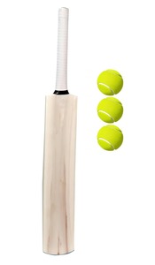 Batte de cricket classique en bois avec poignée verte, design durable pour l'utilisation au cricket - Product Image 3