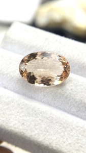 พลอยมอร์แกไนต์ทรงรีธรรมชาติแท้ คุณภาพสีและความเงางามยอดเยี่ยม เบอร์ริลธรรมชาติ 6.31 กะรัต สะอาดระดับ Loupe - Product Image 6