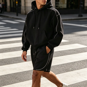 Ensemble survêtement décontracté pour homme, coupe oversize, avec short et sweat à capuche, noir avec passepoil blanc contrastant, style streetwear vintage délavé - Product Image 2