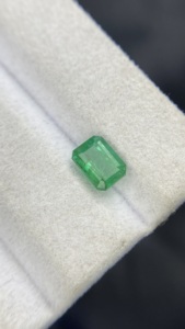 Émeraude naturelle zambienne certifiée 7x5 mm, taille octogonale, avec un bel éclat, pierre précieuse en vrac pour la création de bijoux, 1,02 carat - Product Image 5