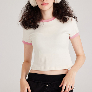 Camiseta de punto de manga corta con cuello redondo y bloques de color blanco y rosa para mujer, ajuste ceñido, estilo crop top, ideal para verano - Product Image 4