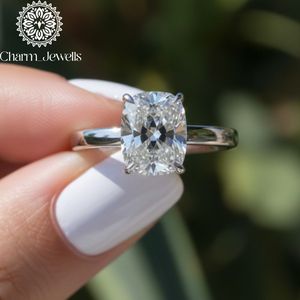 Bague Classique Femme Charm Jewells Certifiée IGI, 3 grammes, Plaqué Or Argenté, Moissanite Taille Coussin, Sertissage à Griffes, Bague d'Éternité - Product Image 2