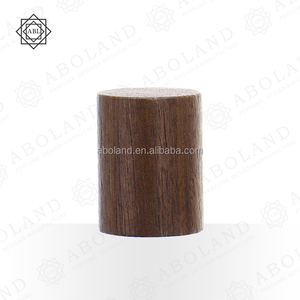 Tapas de Perfume de Marca Privada, Estilo Mármol y Oro, para Cuidado de la Piel, Estilo Dubái y Árabe, con Grabado y Base Metálica - Product Image 3