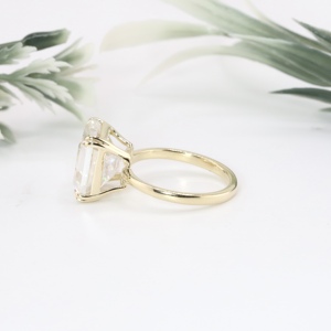 Bague de fiançailles en or jaune avec diamant taille Asscher et cristal, sertie de deux griffes, bijou classique pour femme, cadeau - Product Image 3