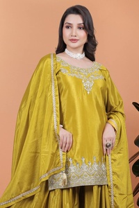 Nueva Colección de Salwar Kameez Moderno y Elegante con Corte Acampanado, en Seda Chinon Pura de Secado Rápido, para Todas las Temporadas, con Bordado para Bodas - Product Image 3