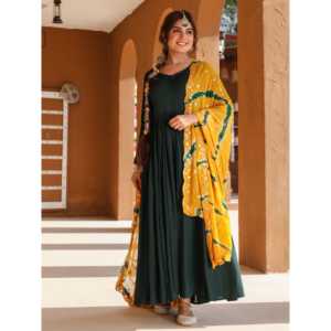 ชุดสูทผ้าชีฟองสีเขียวเอลลี่กรีน ไซส์ XS พร้อมผ้าคลุมไหล่สีเหลืองมัสตาร์ด - Product Image 2