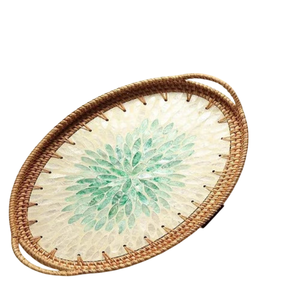 Plateau de service rond en rotin tressé avec incrustation de nacre faite à la main, plateau décoratif pour table basse, cadeau unique pour la décoration de la maison - Product Image 2