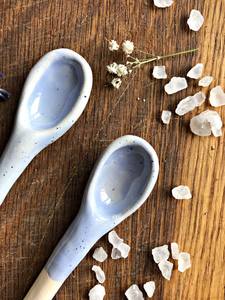 Cuchara de cerámica de estilo japonés retro de alta estética, creativa y moderna, para sopa, de la marca Universal Overseas. - Product Image 3