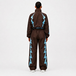 Survêtement de sport en nylon noir avec veste zippée et pantalon de survêtement pour l'entraînement, la course à pied, le fitness et les activités de plein air - Product Image 2