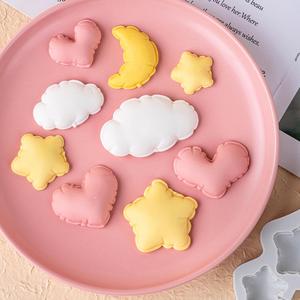 แม่พิมพ์ซิลิโคนสำหรับทำขนมเค้กวันเกิด รูปการ์ตูนลายลูกไม้สีสันสดใส รูปหัวใจ รูปเมฆ รูปดวงดาว สำหรับทำช็อกโกแลตฟองดองต์ - Product Image 4