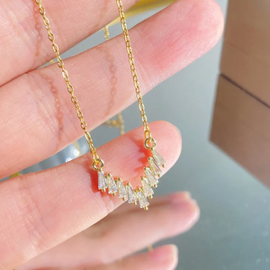 Collier avec pendentif lettre en acier inoxydable 304 plaqué or 0,03 µm et incrustation de zircon sur chaîne câblée - Product Image 5