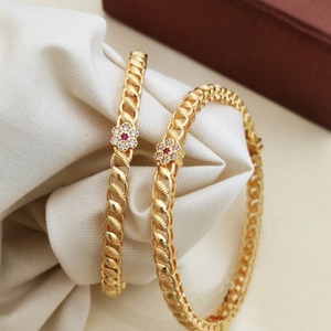 Heavy Textured Star Design Gold Finish Metal Craft <b>Bangles</b> Set Luxury Designer Bracelet Jewelry for Women Wedding Party - Product Image 5