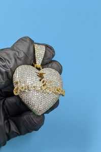 Colgante de Hip Hop con Forma de Corazón, Chapado en Plata 925, Personalizado con Moissanita VVS, Colgante Bicolor, Joyería de Moda para Raperos, Ideal para Regalos - Product Image 3