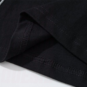 T-shirt noir oversize pour homme, style streetwear, tee-shirt en coton personnalisé avec passepoil contrastant, coupe ample, chemise tendance pour l'été - Product Image 5