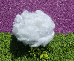 7Dx32mm HS (creux non conjugué siliconé) 6D filature tissu non tissé matériau de remplissage 100% polyester recyclé stable - Product Image 1