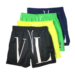 Nouveauté Streetwear Marque Propre Short en Nylon Léger Imperméable Taille Élastique Au-dessus du Genou Coupe Ajustée pour Homme avec Impression de Lettres Audacieuses - Product Image 1