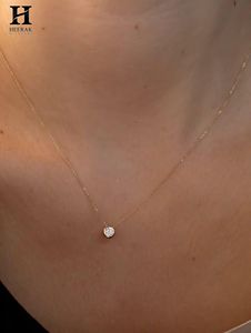 Pendentif solitaire élégant serti de diamants, or 14 carats, collier minimaliste avec diamant rond pour femme, bijoux fins pour tous les jours - Product Image 2