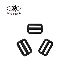 Hebilla Deslizante de Plástico Negra Ajustable para Correas Rectangulares, Ideal para Bolsos, Maletas y Mochilas - Product Image 1
