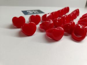 Anillo de Resina con Corazón Rojo Elegante, Anillo de Dedo Grueso Brillante Hecho a Mano, Joyería de Moda para Mujeres y Niñas, Regalo - Product Image 5