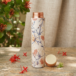Bouteille d'eau vintage en cuivre avec couvercle en cuivre, ensemble de vaisselle portable - Product Image 1