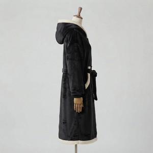 Bata de Forro Polar Negra con Capucha para Mujer, Manga Larga con Cinturón y Bolsillos, Color Sólido, Ropa Casual de Invierno, 100% Algodón Forrado, Estilo Urbano - Product Image 2