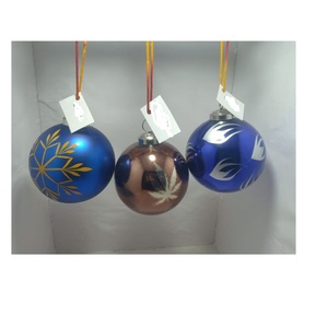 Souhaits de Noël Annabel Spenceley Boule de Noël en verre soufflé peinte à la main avec un fini floqué Jupe de sapin de Noël Décoration de fêtes - Product Image 3
