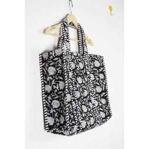 Nuevo Bolso Tote Acolchado con Estampado Floral y Asa Larga, Venta al por Mayor Directa de Fábrica, Bolso de Hombro de Viaje, Moda, Gran Capacidad, Gimnasio y Deportes - Product Image 5