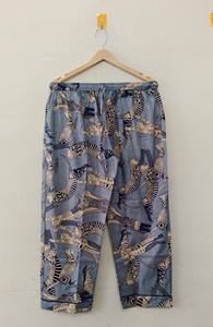 Ensemble de pyjama élégant pour femmes en coton bleu indigo tissé et imprimé à la main, ensemble de vêtements de détente artisanal en deux pièces, motif de chat fantaisiste, été - Product Image 2