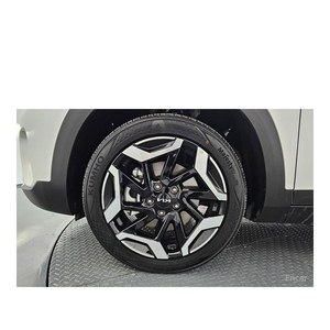 Para Kia Seltos 1.6 Turbo 2WD Gasolina, Modelo Abril 2023, con 24,450 km, Caja de Cambios Automática, Asientos de Cuero, Cámara Trasera para el Lado Izquierdo - Product Image 5