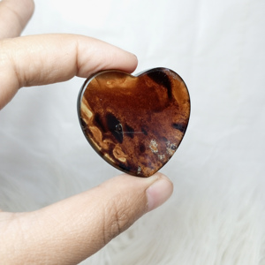 Venta al por mayor de alta calidad Natural Indonesia Sumatra ámbar corazón preocupación forma piedras preciosas artesanías curación cristal 4x4x1 cm - Product Image 5