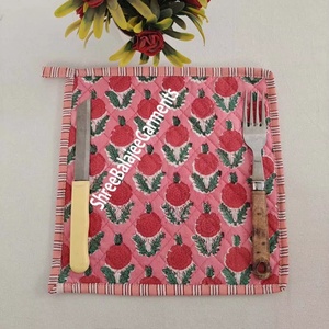 Soporte de maceta acolchado de algodón Floral Rosa bebé estampado de bloque de mano Reversible reutilizable cocina ecológica biodegradable degradable - Product Image 1